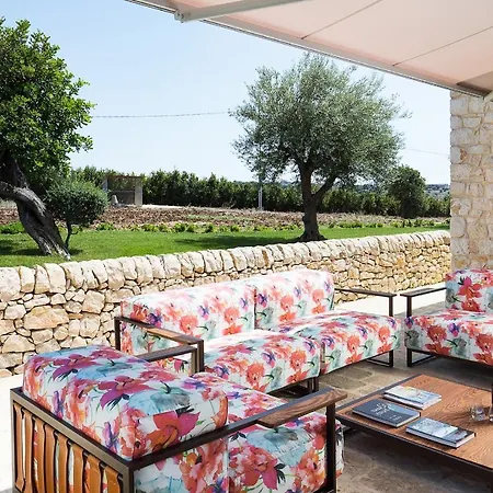 Sleeps 9 Pool Air Con Wifi Donnafugata