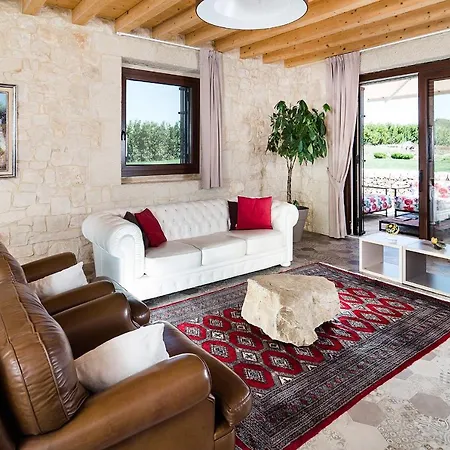 Sleeps 9 Pool Air Con Wifi * Donnafugata