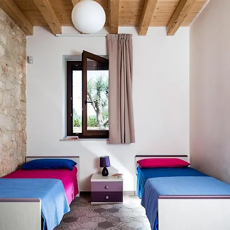 Sleeps 9 Pool Air Con Wifi * Donnafugata