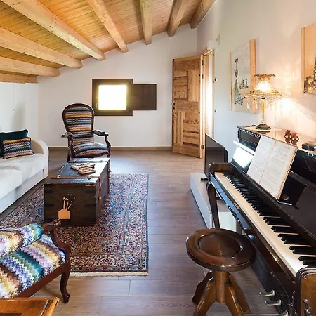 Sleeps 9 Pool Air Con Wifi Donnafugata