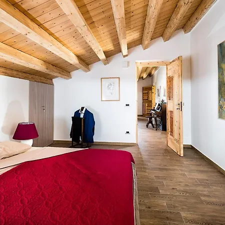 Sleeps 9 Pool Air Con Wifi Vila
