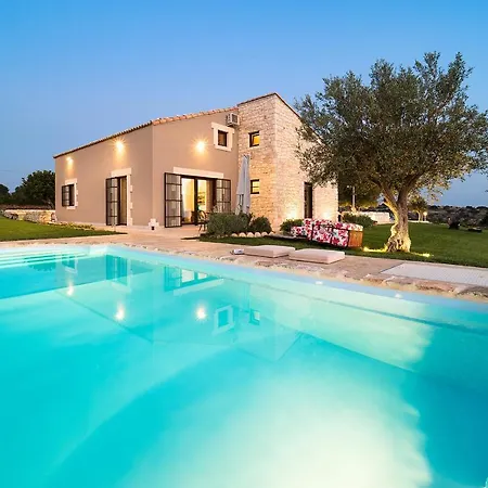 Sleeps 9 Pool Air Con Wifi Vila *
