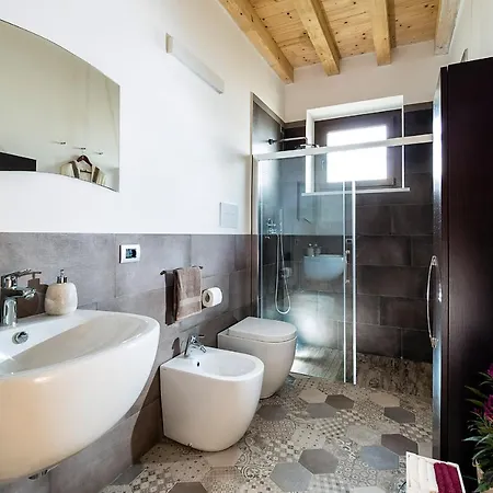Vila Sleeps 9 Pool Air Con Wifi Donnafugata