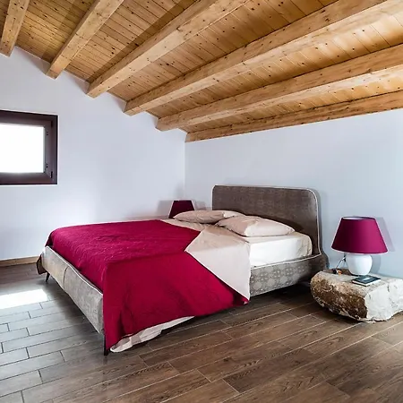 Sleeps 9 Pool Air Con Wifi * Donnafugata